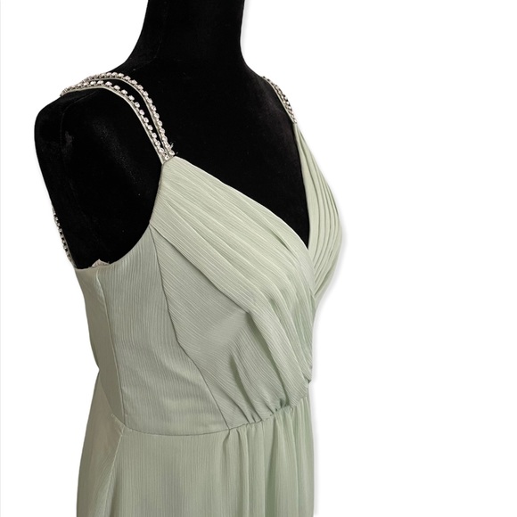 David’s Bridal Meadow Bridesmaids Dress, size 8 - Picture 2 of 7